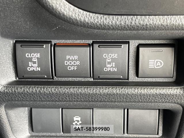 Toyota SIENTA 2023-02 8224229-6