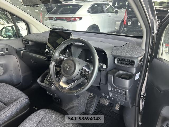 Toyota SIENTA 2024-03 8224485-2