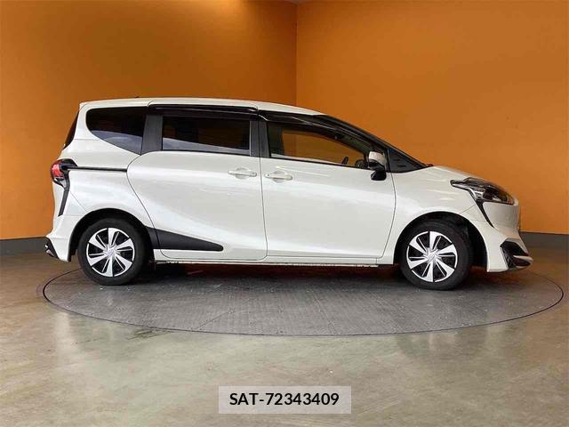 Toyota SIENTA 2019-03 8224565-10