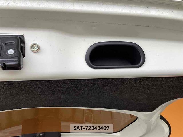 Toyota SIENTA 2019-03 8224565-15