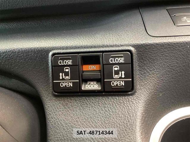 Toyota SIENTA 2018-02 8224567-10