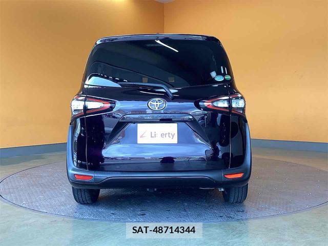 Toyota SIENTA 2018-02 8224567-13