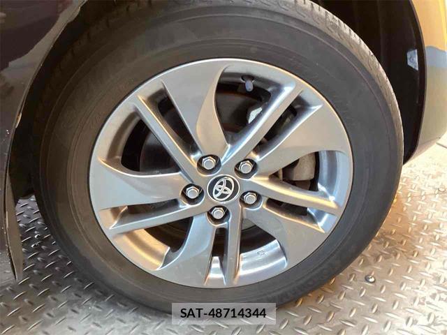 Toyota SIENTA 2018-02 8224567-19