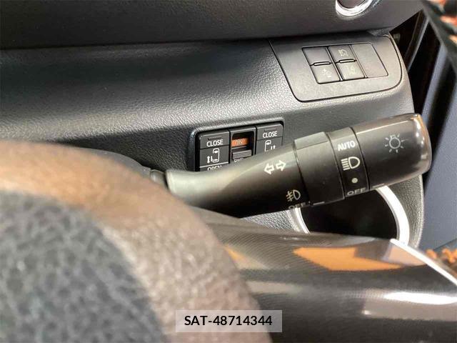 Toyota SIENTA 2018-02 8224567-8