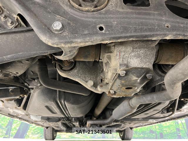 Toyota SIENTA 2015-07 8224713-18