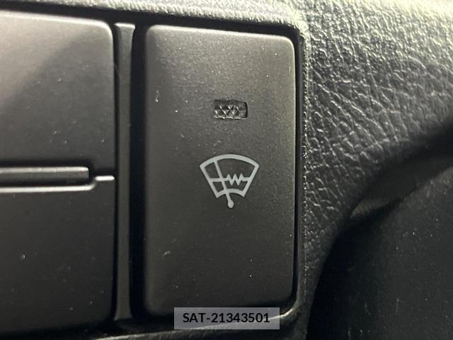 Toyota SIENTA 2015-07 8224713-2