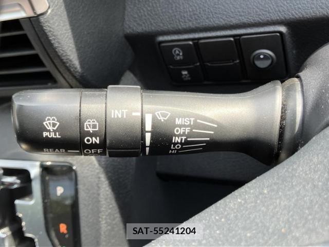 Toyota SIENTA 2017-09 8225061-15