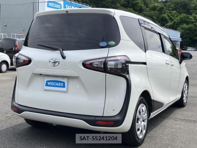 Toyota SIENTA 2017-09 8225061-2
