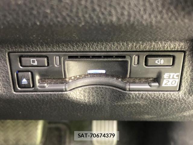 Toyota SIENTA 2023-10 8225093-17