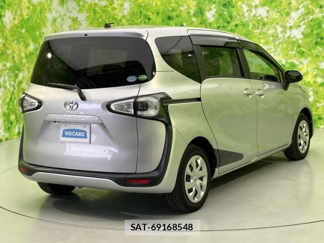 Toyota SIENTA 2017-07 8225168-2