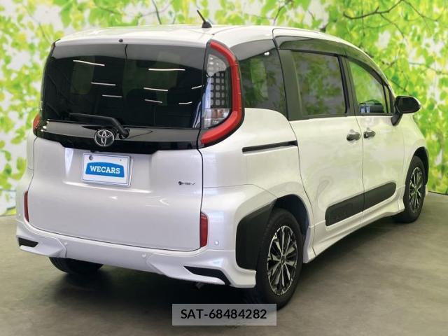 Toyota SIENTA 2024-05 8225338-2