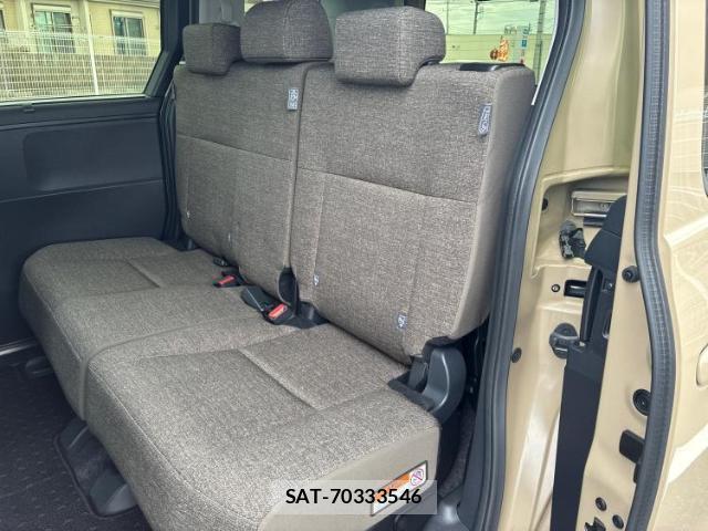 Toyota SIENTA 2024-04 8225383-6