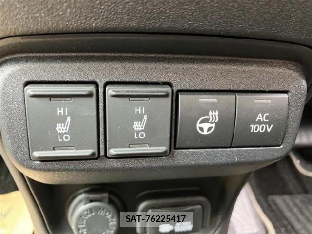 Toyota SIENTA 2025-07 8225538-15