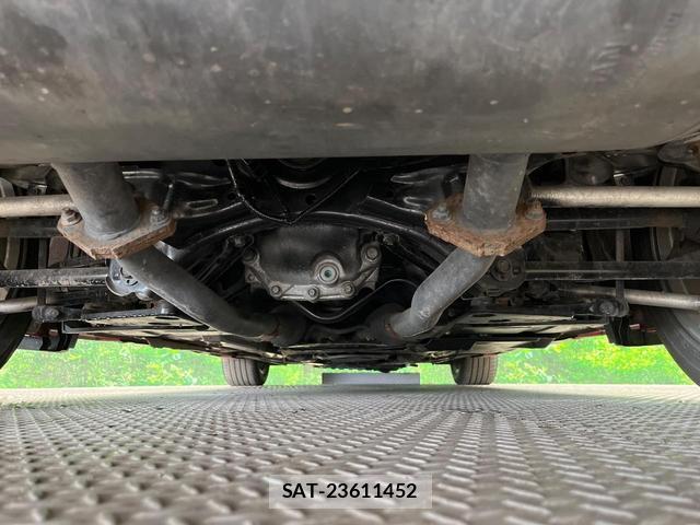 Nissan SKYLINE 2014-07 8219112-18