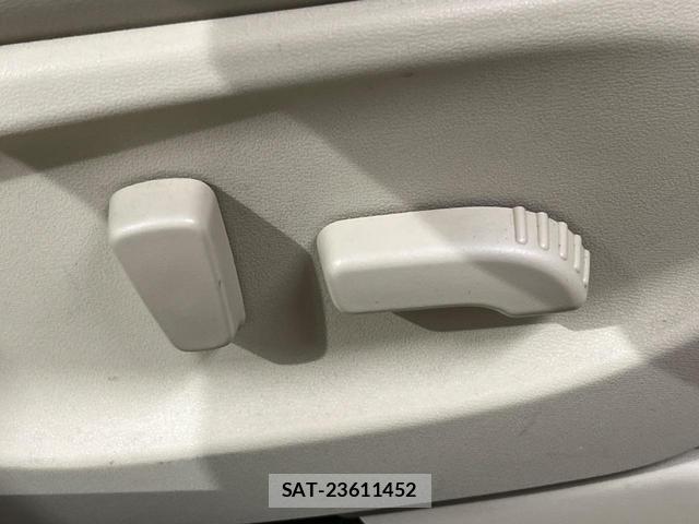 Nissan SKYLINE 2014-07 8219112-6