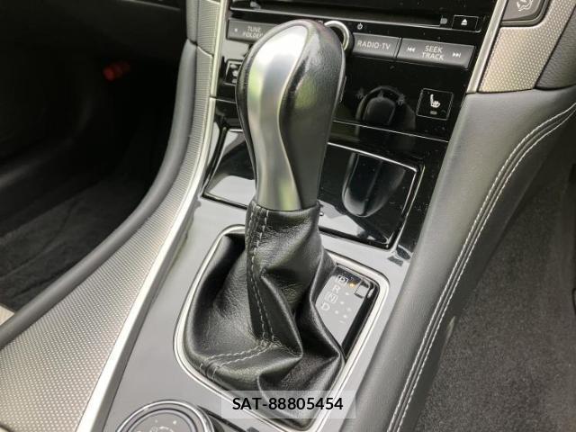 Nissan SKYLINE 2015-12 8220182-17