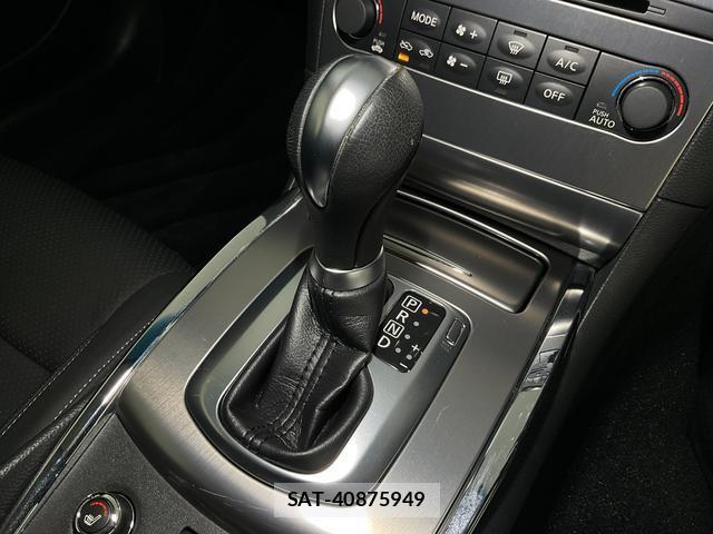 Nissan SKYLINE 2014-11 8220646-18