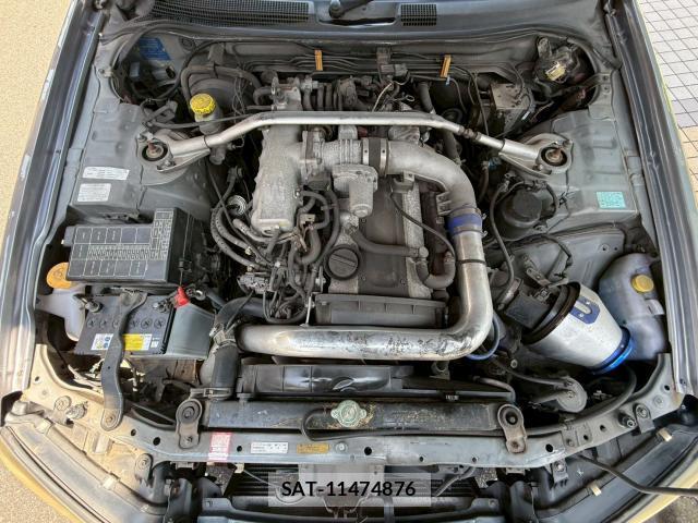 Nissan SKYLINE 2000-01 8221920-4