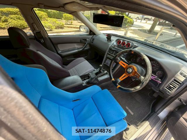 Nissan SKYLINE 2000-01 8221920-5