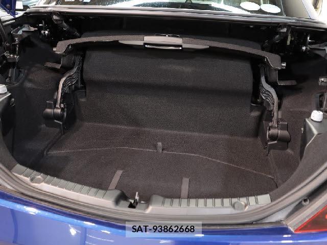 Mercedes Benz SLC 2017-03 8219577-6