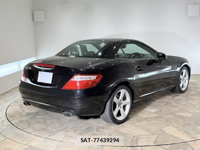 Mercedes Benz SLK 2013-06 8223861-2