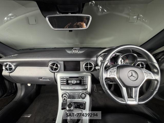 Mercedes Benz SLK 2013-06 8223861-5