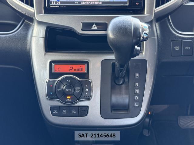 Suzuki SOLIO 2018-10 8216716-17