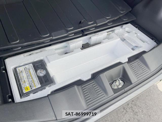 Suzuki SPACIA 2019-12 8218471-5
