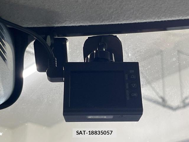 Suzuki SPACIA 2021-03 8219123-4