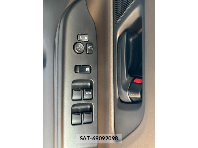 Suzuki SPACIA 2025-11 8216890-13