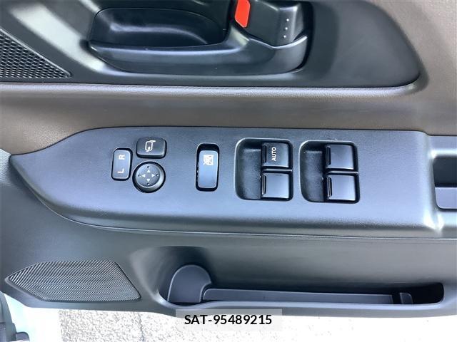 Suzuki SPACIA 2025-09 8219171-13