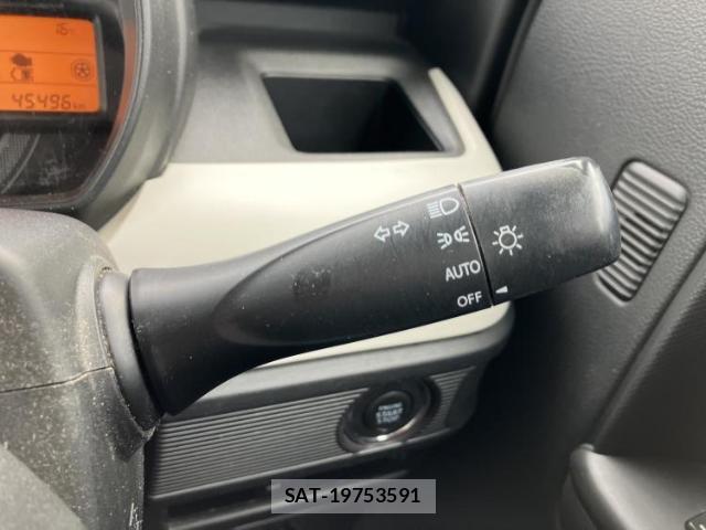 Suzuki SPACIA 2018-02 8224185-11