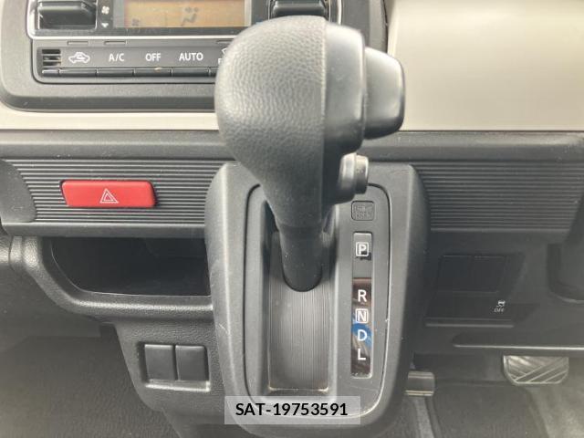 Suzuki SPACIA 2018-02 8224185-13
