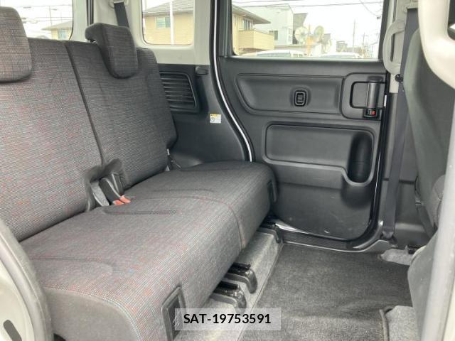 Suzuki SPACIA 2018-02 8224185-4