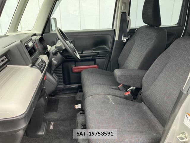Suzuki SPACIA 2018-02 8224185-5