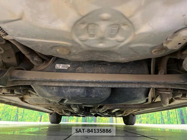 Toyota SPADE 2013-05 8216313-18