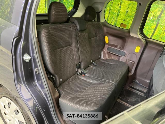 Toyota SPADE 2013-05 8216313-8