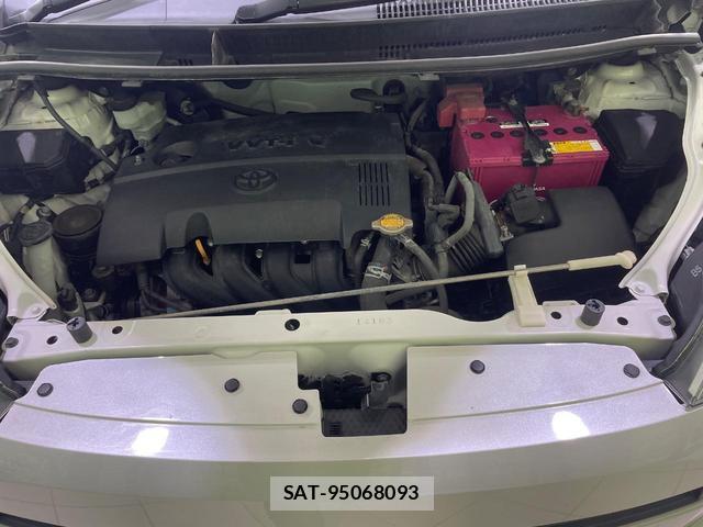 Toyota SPADE 2014-06 8220410-17