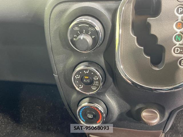 Toyota SPADE 2014-06 8220410-6