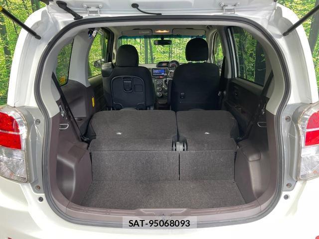 Toyota SPADE 2014-06 8220410-9