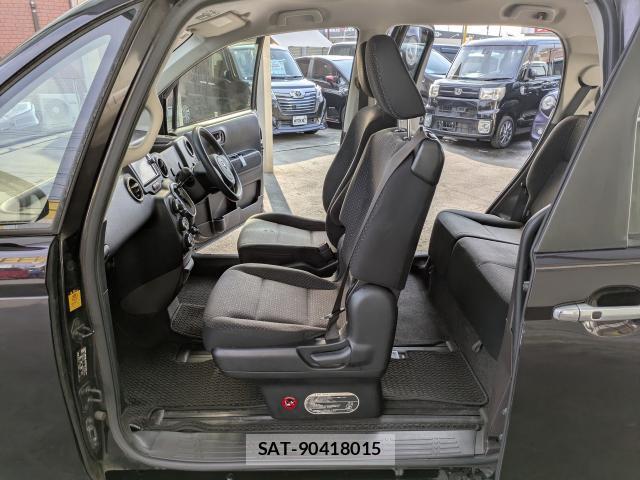 Toyota SPADE 2015-06 8220980-14