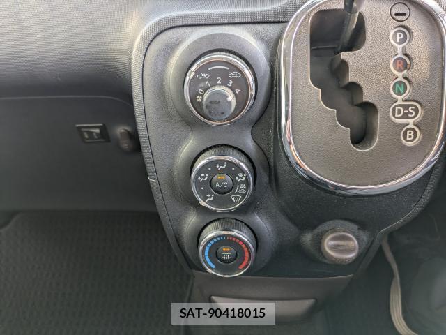 Toyota SPADE 2015-06 8220980-19