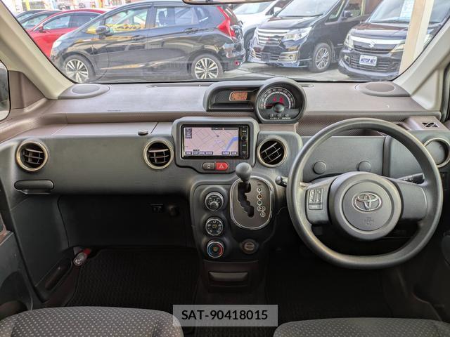 Toyota SPADE 2015-06 8220980-2