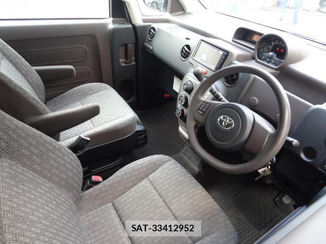 Toyota SPADE 2014-09 8221265-13