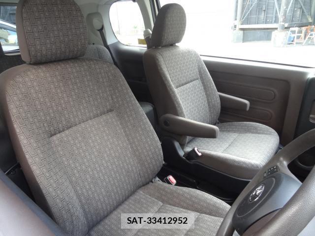 Toyota SPADE 2014-09 8221265-15