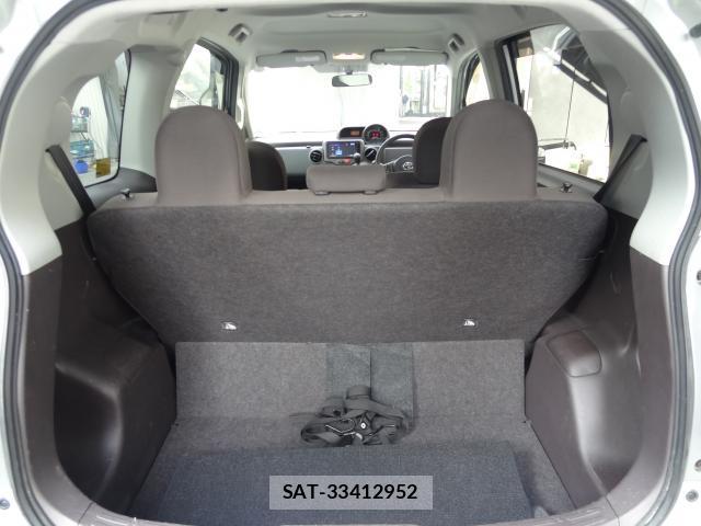 Toyota SPADE 2014-09 8221265-18