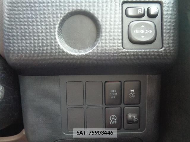 Toyota SPADE 2017-03 8223895-8
