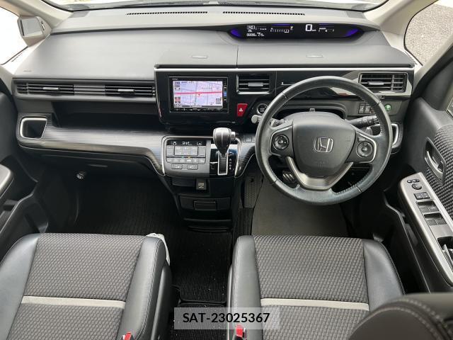 Honda e 2017-05 8216200-1