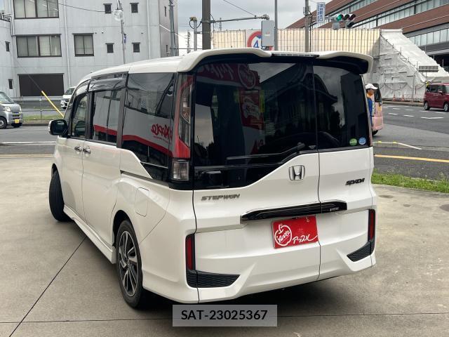 Honda e 2017-05 8216200-10