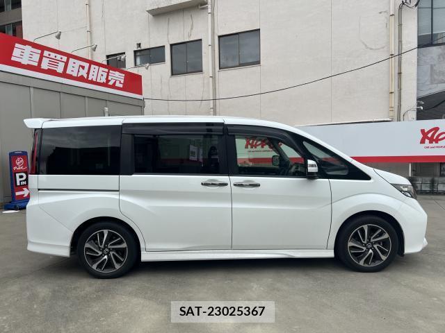 Honda e 2017-05 8216200-17